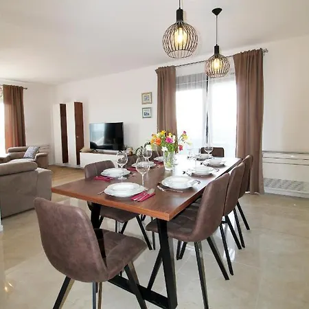 Porta Salonae 别墅